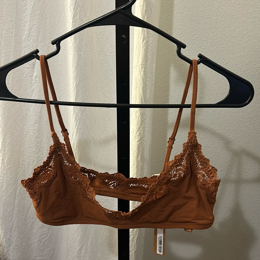 SKIMS Lace Trim Bralette in Brown